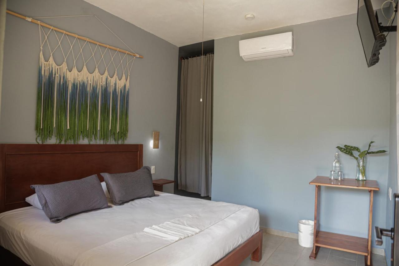Hotel Makaaba Eco-Boutique Bacalar Exterior photo A room at the hotel
