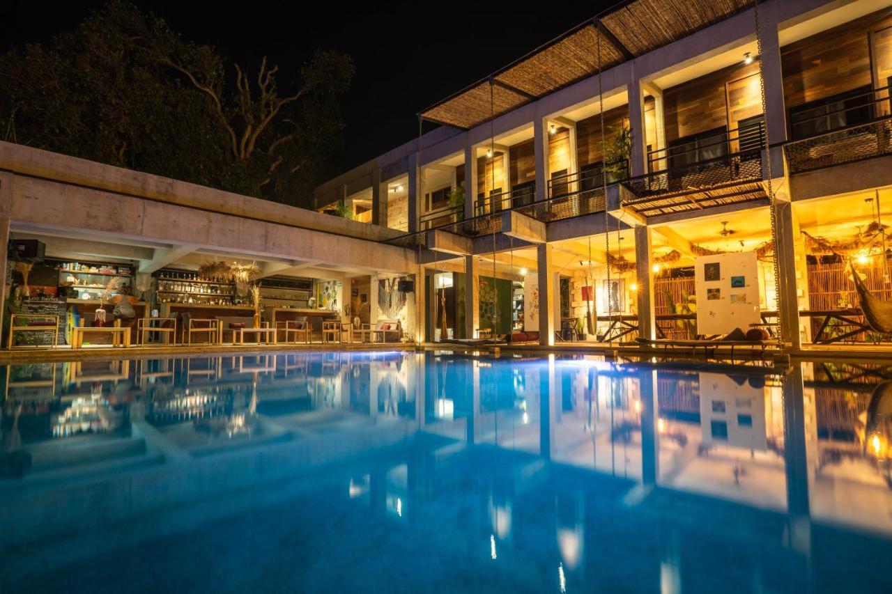 Hotel Makaaba Eco-Boutique Bacalar Exterior photo The swimming pool at the hotel