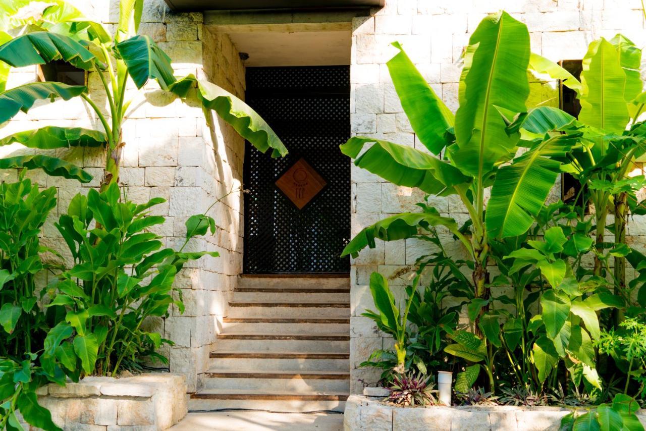 Hotel Makaaba Eco-Boutique Bacalar Exterior photo Entrance to the house